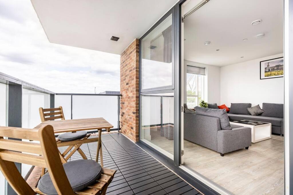 Stylish & Comfortable Top-Floor Flat In Harrow Londyn Zewnętrze zdjęcie