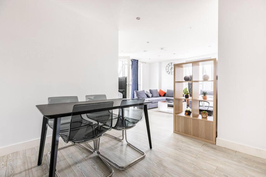 Stylish & Comfortable Top-Floor Flat In Harrow Londyn Zewnętrze zdjęcie