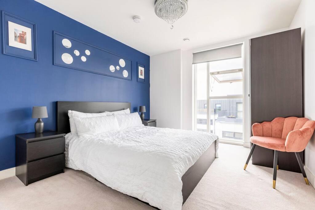 Stylish & Comfortable Top-Floor Flat In Harrow Londyn Zewnętrze zdjęcie