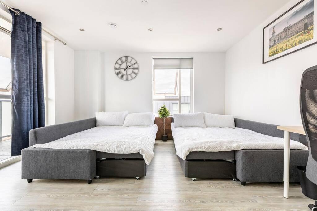 Stylish & Comfortable Top-Floor Flat In Harrow Londyn Zewnętrze zdjęcie